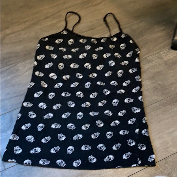 3 tank tops - Picture 2 of 4